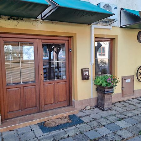 Apartman Romana Postorna Exterior foto